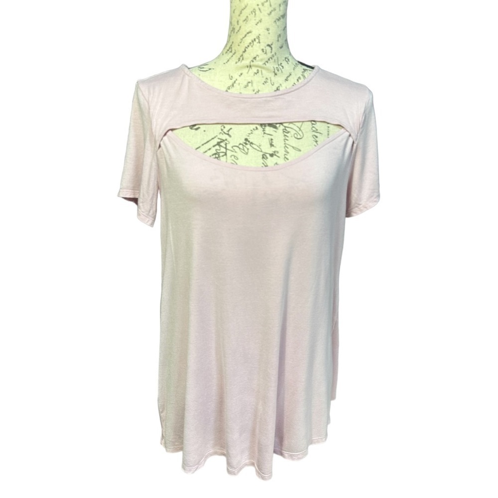 CY Fashion  Soft Pink Jersey Knit Flowy Top with Keyhole in Front Size Medium
